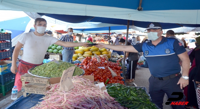 Karamürselli pazarcı bulduğu içi para dolu cüzdanı zabıtaya teslim etti