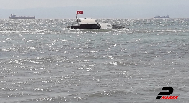 Tekirdağ'da karaya oturan teknedeki 3 kişi sahil güvenlik ekiplerince kurtarıldı