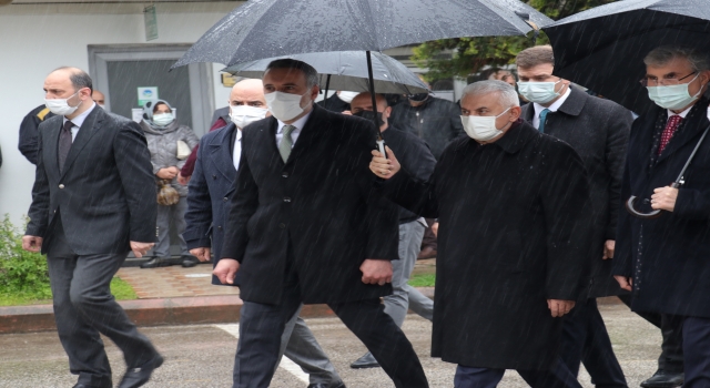 AK Parti Genel Başkanvekili Binali Yıldırım, Sakarya’da cenaze törenine katıldı