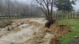 GÜNCELLEME Bursa’da sağanak dereleri taşırdı