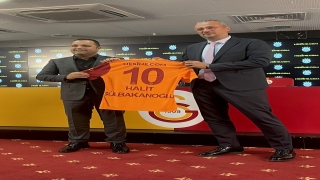 Nesine.com iki yıllığına Galatasaray’ın forma sırt sponsoru oldu