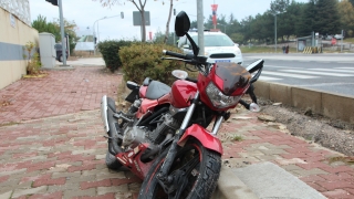 Bilecik’te motosikletle otomobilin çarpışması sonucu 2 kişi yaralandı