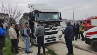 Bursa’da park halindeki tırda bulunan battaniyeler ekipleri alarma geçirdi