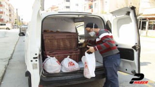 Tekirdağ'da fırıncılar sokak sokak ekmek dağıtıyor