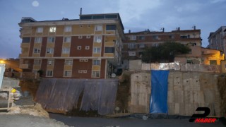 Gaziosmanpaşa’da toprak kayması nedeniyle bir bina tahliye edildi